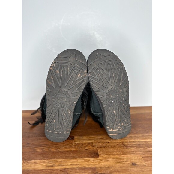 UGG Women's 8 Black Suede Peacock Feather Sheep Fur‎ Lined Boots Swarovski Trim - Picture 7 of 7